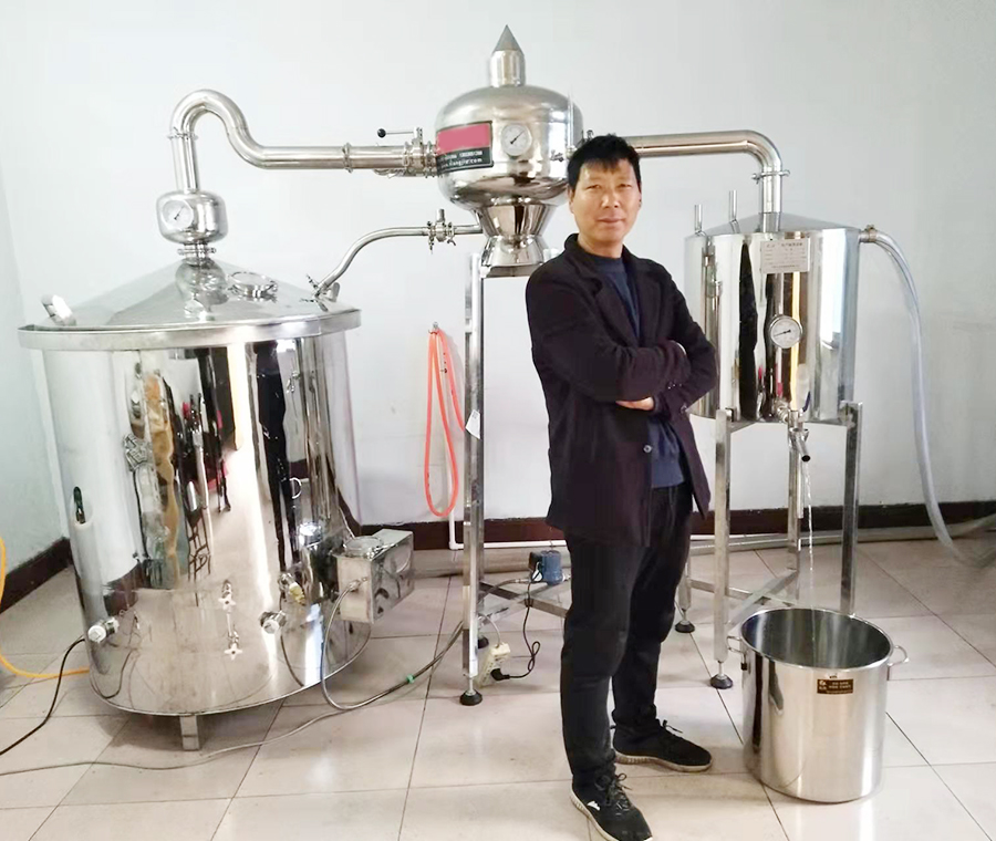 16458585225606.jpg 白酒釀酒設(shè)備.jpg